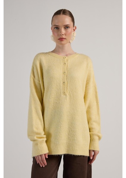 Kadın Sarı Düğme Detaylı Oversize Yumoş Kazak 30031 indirimleri