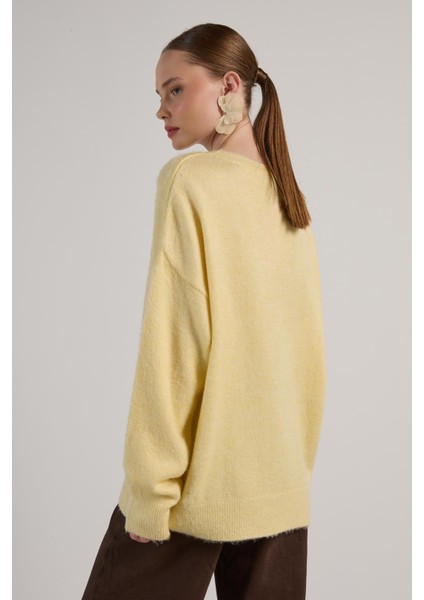 Kadın Sarı Düğme Detaylı Oversize Yumoş Kazak 30031