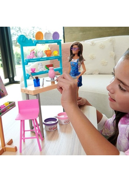 Barbie'nin Sanat Atölyesi Oyun Seti HCM85