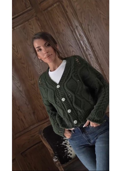 Keyymod Kadın Taşlı Düğmeli Ajurlu Makaron Kısa Hırka modelleri