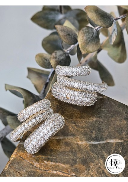 - Glow Earrings – Gold Kaplama Taş Detaylı Kadın Küpe (KOD-353)