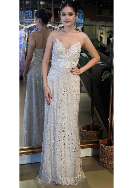 Bej Straplez Yaka Sırt Dekolteli Düz Kesim Pullu Boncuklu Uzun Abiye Elbise 11036-01 indirimleri