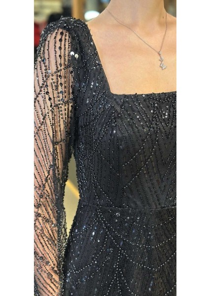 Siyah Kare Yaka Uzun Kollu Kloş Etekli Pullu Boncuklu Uzun Abiye Elbise 11047-05 modelleri