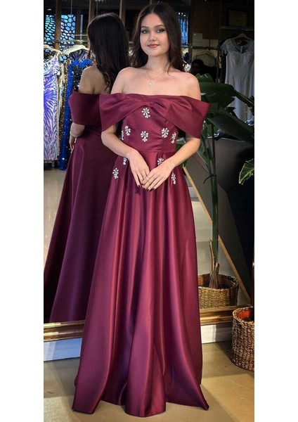 Vişne Renk Madonna Yaka Taş Detaylı Kloş Etekli Saten Uzun Abiye Elbise 11063-03 indirimleri