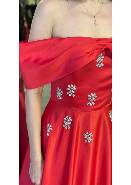 Kırmızı Madonna Yaka Taş Detaylı Kloş Etekli Saten Uzun Abiye Elbise 11063-07 modelleri