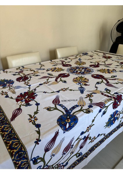 Kolay Temizlenebilir Çiçek Desenli Pamuklu Masa Örtüsü 170X170 cm – Çeyizlik, Sofra ve Dekoratif
