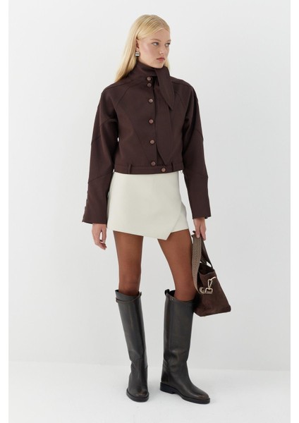 Yaka Detaylı Kısa Ceket Kahverengi modelleri