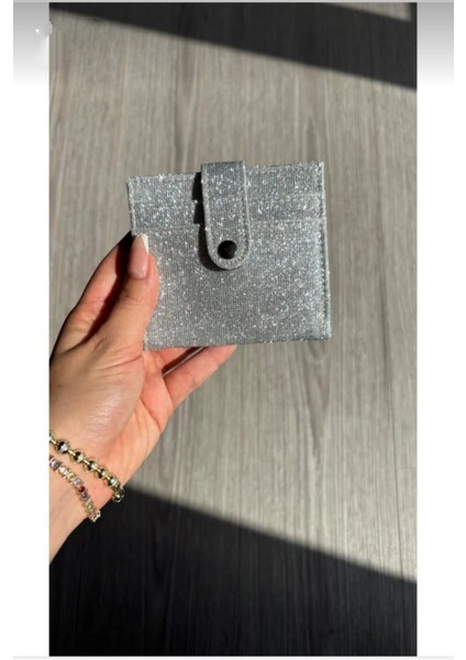 Kadın Silver Kağıt Para Bölmeli Simli Cüzdan & Kartlık modelleri