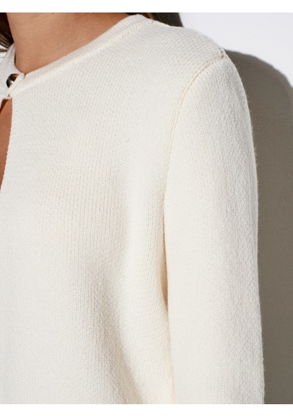 60993 Kolu Püsküllü Triko Hırka-Ekru fırsatları