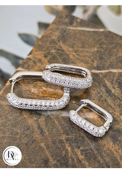 - Glow Earrings – Gold Kaplama Taş Detaylı 3'lü Kadın Küpe Set (KOD-354)