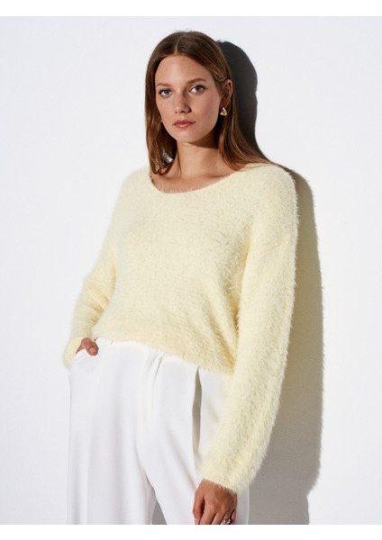 10806 Kayık Yaka Yumuşak Dokulu Triko Kazak-Açık Sarı
