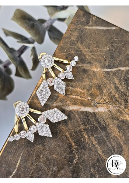 - Glow Earrings – Gold Kaplama Taş Detaylı Kadın Küpe (KOD-356)
