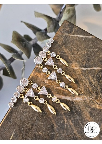 - Glow Earrings – Gold Kaplama Taş Detaylı Kadın Küpe (KOD-355)