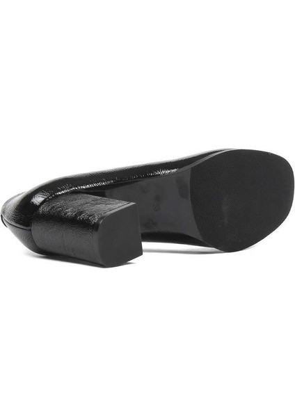 Kadın Siyah Tokalı Kalın Topuklu Rugan Deri Ayakkabı indirimleri