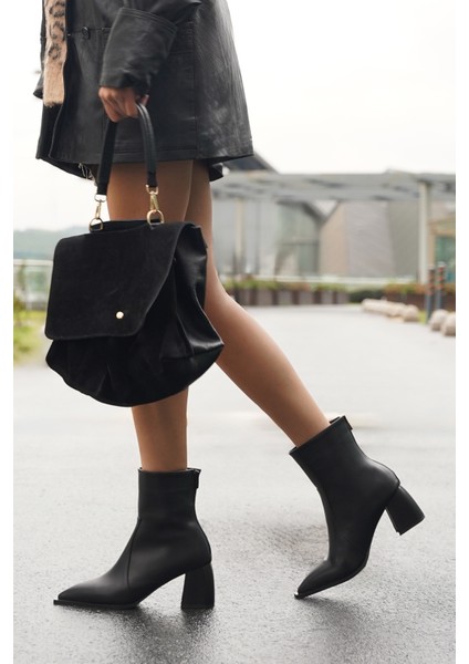 Kadın Hakiki Deri Fermuarlı Çıkabilen İç Cepli El ve Omuz Çantası Ornis Siyah Süet fiyatları