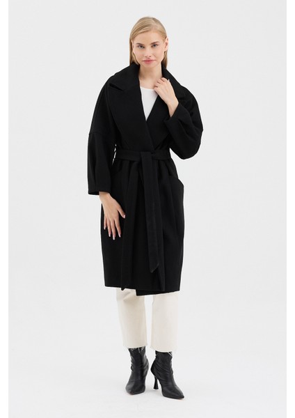 Kadın Oversize Çift Cepli Kısa Kaşe Kaban modelleri