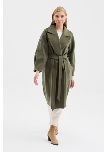 Kadın Oversize Çift Cepli Kısa Kaşe Kaban