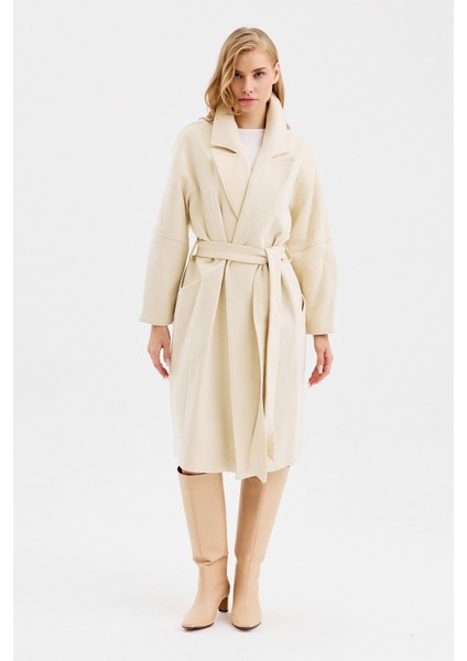 Kadın Oversize Çift Cepli Kısa Kaşe Kaban