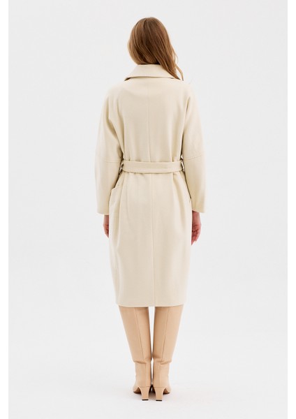 Kadın Oversize Çift Cepli Kısa Kaşe Kaban