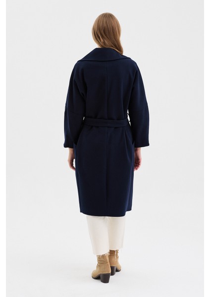 Kadın Oversize Çift Cepli Kısa Kaşe Kaban