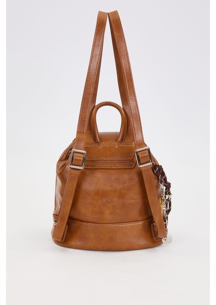 Büzgü Kapamalı, Charm Aksesuar Detaylı Kadın Sırt Çantası 930301 Camel fırsatları