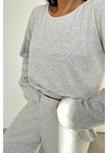 Bisiklet Yaka Gri Oversize Penye Takım fırsatları