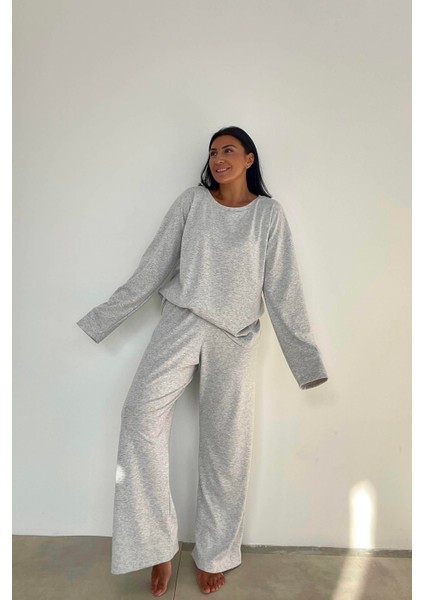 Bisiklet Yaka Gri Oversize Penye Takım indirimleri