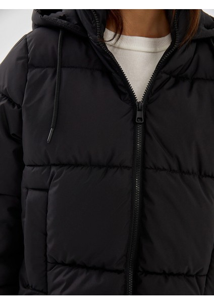 Lcw Vision Siyah Kapüşonlu Kadın Şişme Mont fırsatları