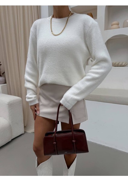 Kadın Oversize Standart Beden Bisiklet Yaka Yumoş Pamuklu Kazak Beyaz modelleri