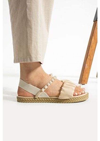 Bej İncili Lastikli Sandalet