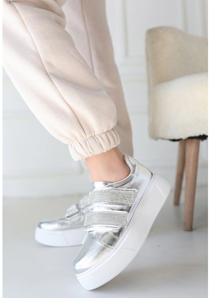 Dirla Gümüş Rugan Spor Ayakkabı indirimleri