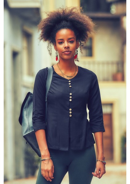 Bisiklet Yaka Yarım Kollu Düğme Detaylı Kışlık Bluz