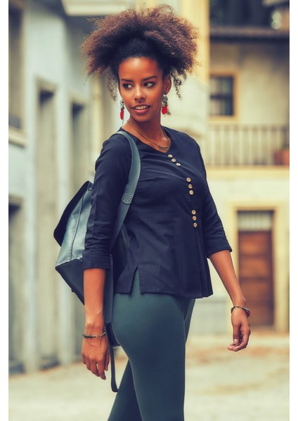 Bisiklet Yaka Yarım Kollu Düğme Detaylı Kışlık Bluz fiyatları