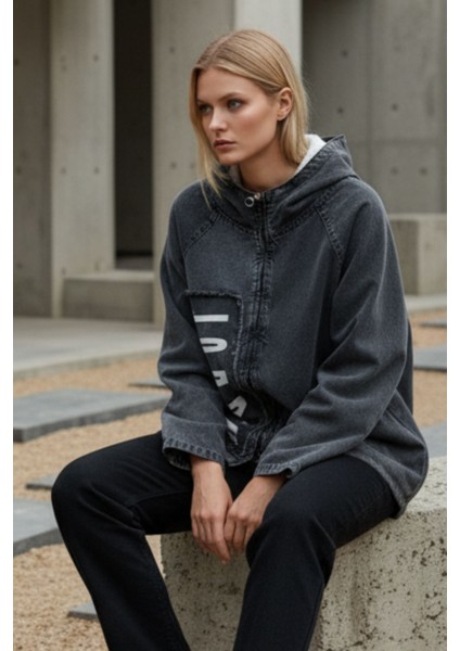 Kadın Antrasit Uzun Kollu Kapüşonlu Içi Peluşlu Fermuarlı Oversize Jean Ceket – Kadın Mont