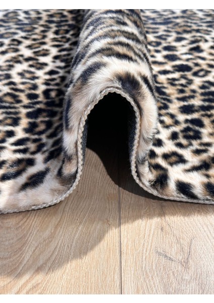 Premium Seri Kahverengi Tavşan Tüyü Leopar Desenli Kaymaz Taban Halı Yolluk modelleri