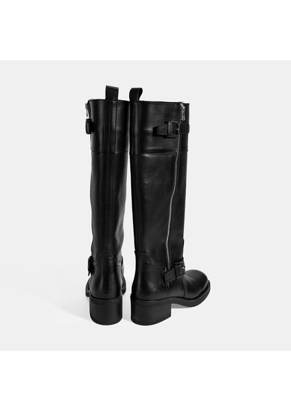 Kadın Siyah Metal Toka Detaylı Deri Çizme