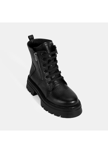 Kadın Siyah Bağcıklı Deri Postal Bot indirimleri