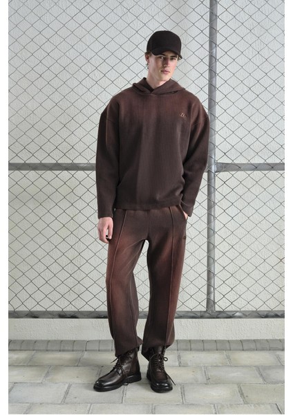 Efektli Logo Detaylı Kahverengi Pantolon