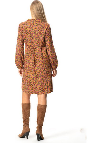 Uzun Kol Fahriye Pazen Çiçek Desenli V Yaka Kısa Sonbahar ve Kışlık Elbise Hardal Hrd fiyatları