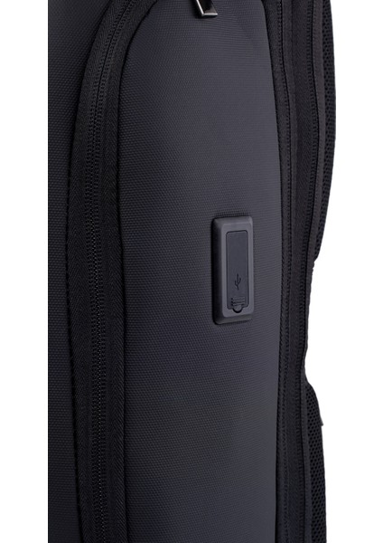 Siyah Sırt Çantası