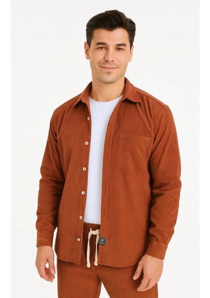 Erkek Kadife Oversize Takım – Gömlek ve Pantolon Ikili Set Füme Corduroy Şıklığı, Rahat ve Zarif Duruş Yumuşak Dokulu Kadife Kumaş, Düğmeli Gömlek Üst ve Lastikli Pantolon Alt Parça ile Gün Boyu Konfor- Kiremit modelleri