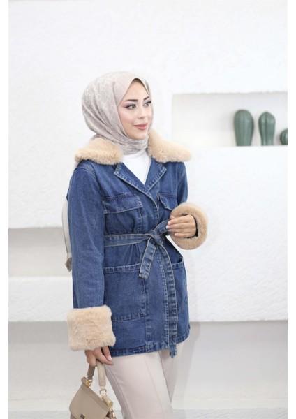 81185 Yakası ve Kol Uçları Kürk Detaylı Kuşaklı Kot Ceket fiyatları