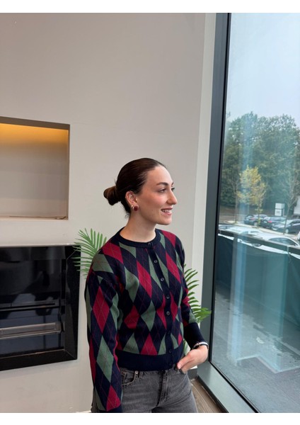 Baklava Desenli Düğmeli Uzun Kollu Hırka modelleri