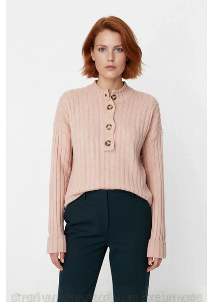 Kadın Ekru Rahat Kalıp Düz Desen Düğmeli Yaka Triko Kazak Sonbahar Kış Gardıropların Yıldızı fiyatları