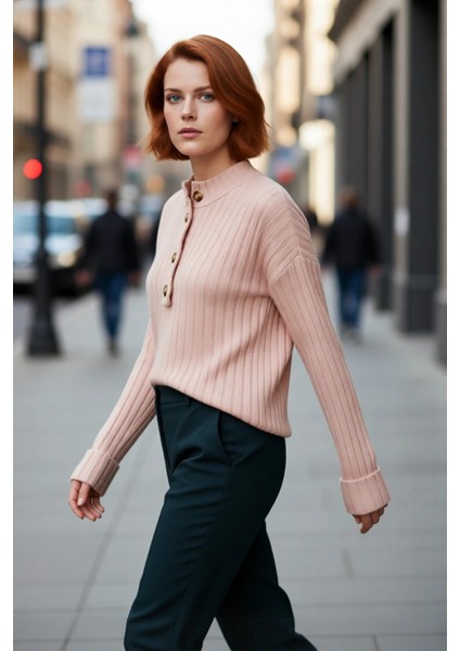 Kadın Ekru Rahat Kalıp Düz Desen Düğmeli Yaka Triko Kazak Sonbahar Kış Gardıropların Yıldızı fırsatları