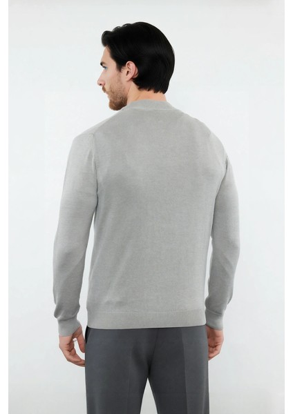 Erkek Şık Fitted Kalıp Düz Desen Dik Yaka Triko Kazak Soğuk Havalar Için Ideal Konforlu Uzun Kollu modelleri