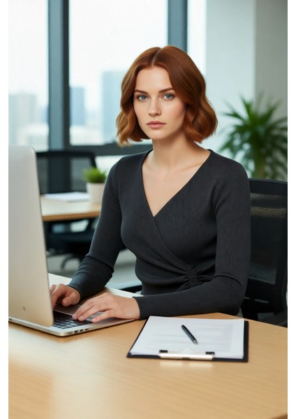 Kadın Kruvaze Yaka Bağcıklı Triko Üst Fitted Kalıp Uzun Kol Basic Siluet Ile Günlük Şıklık