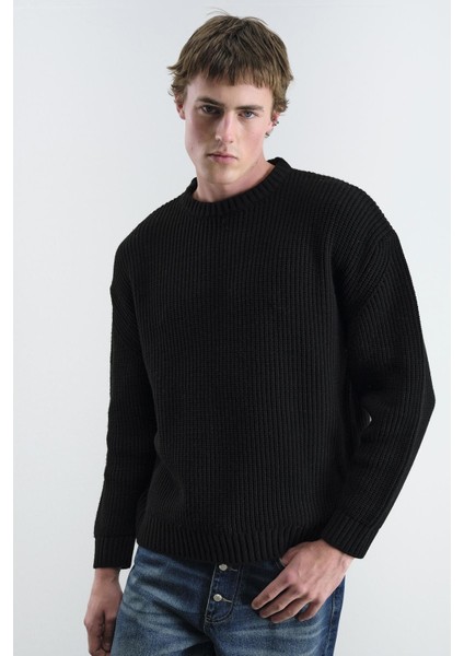 Regular Fıt Fitilli Siyah Triko Kazak fırsatları