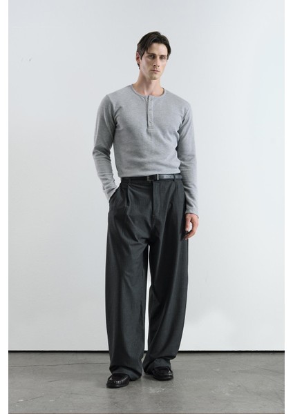 Çizgili Klasik Pilili Siyah Pantolon fiyatları