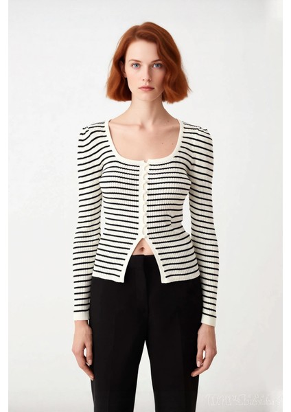 Şık Kadın Ekru Çizgili Kare Yaka Uzun Kol Fitted Triko Kazak %100 Akrilik Bahar Stili Kaliteli fiyatları